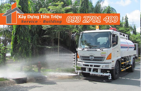 Xe tưới nước rửa đường tại Đồng Tháp