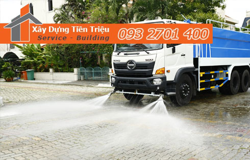 Xe tưới nước rửa đường tại Hậu Giang